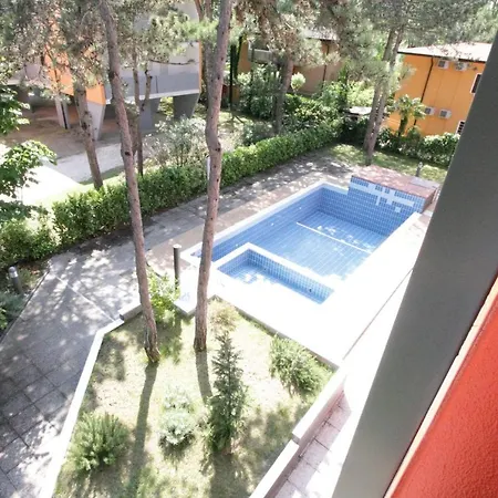 Trilocale Con Piscina - Luca Apartament Bibione